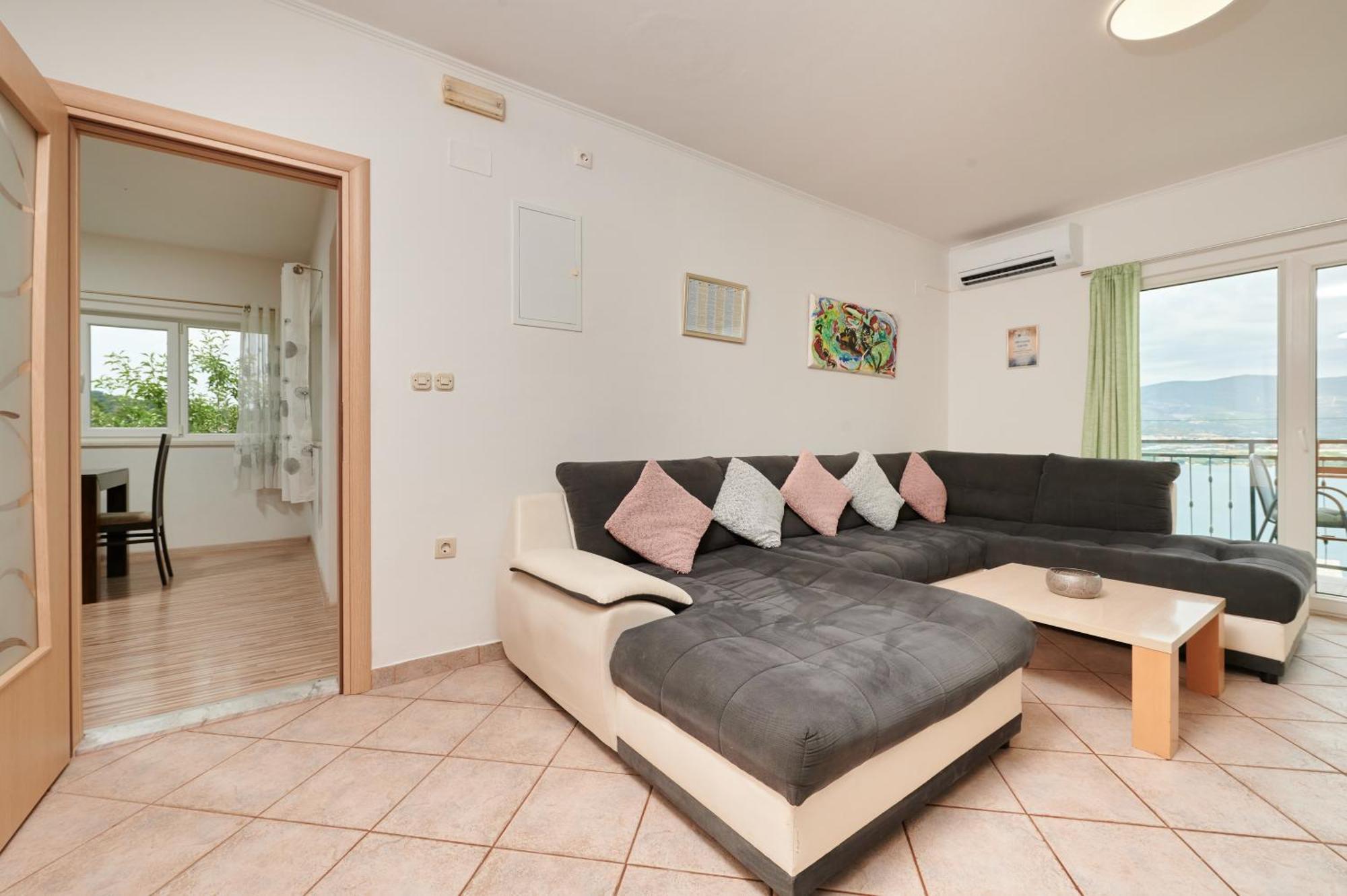Apartment Ugrina Trogir Exterior foto